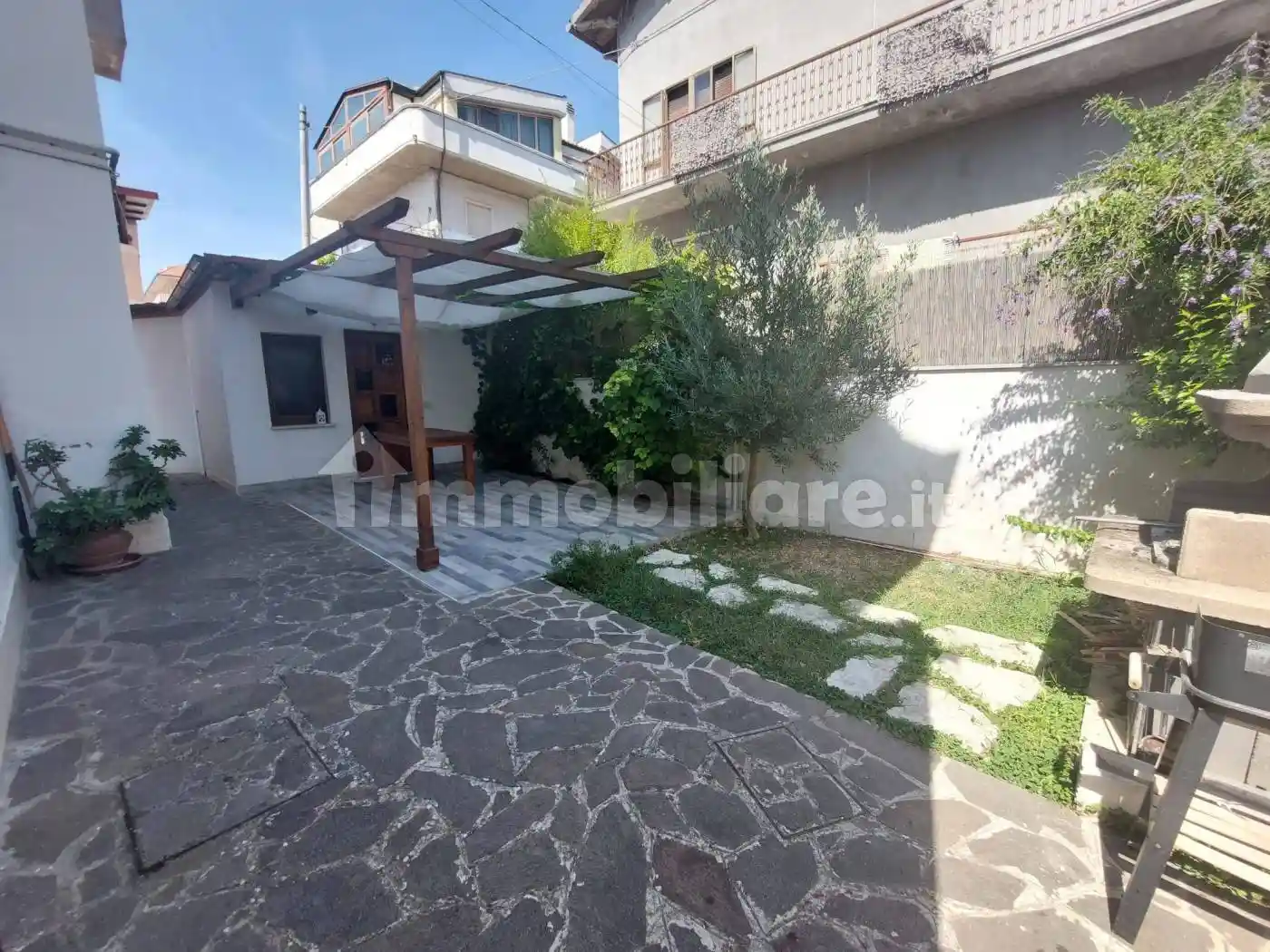 Casa indipendente in vendita a Pescara