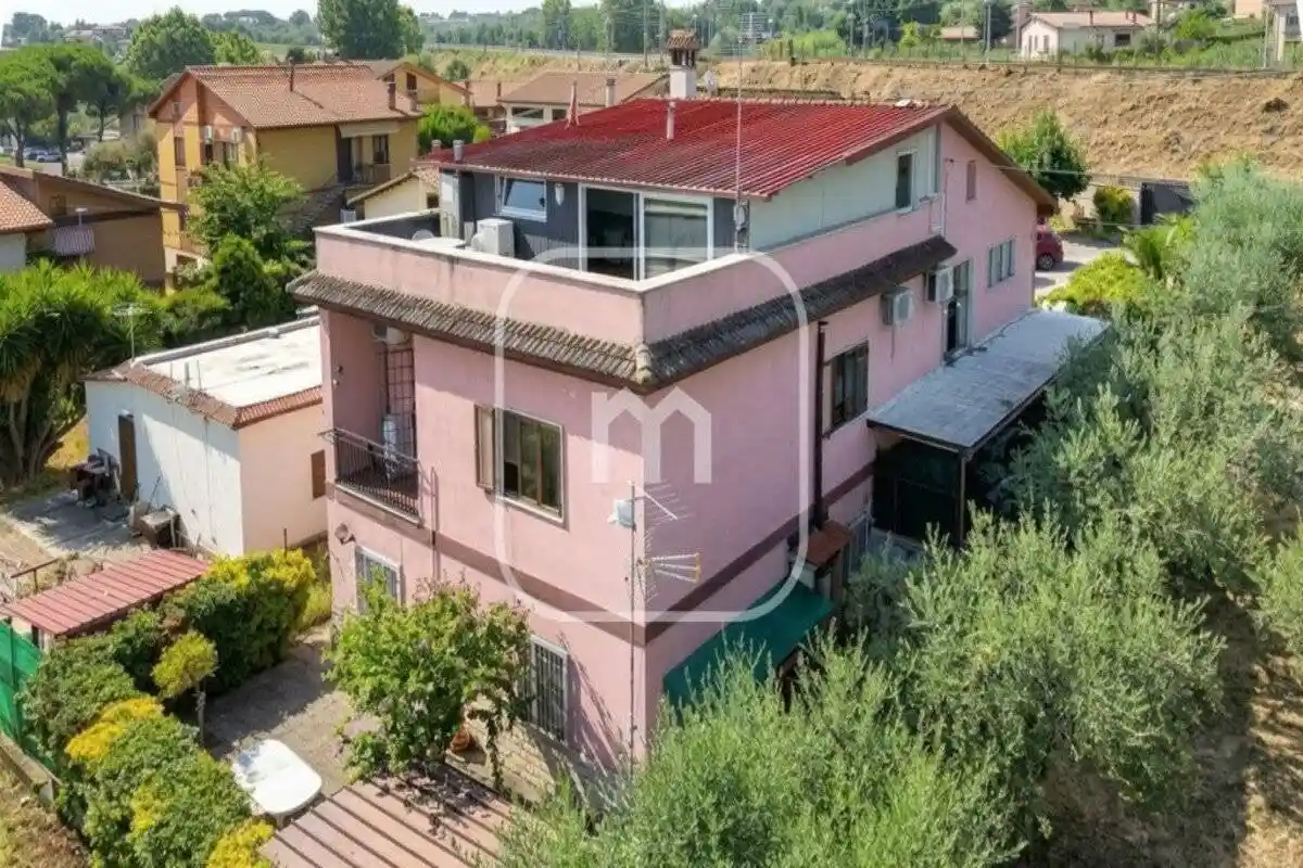 Villa in vendita a Colonna