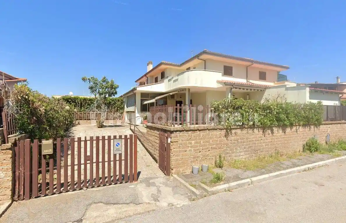 Villa in vendita a Ladispoli