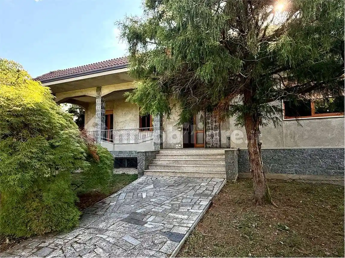 Villa in vendita a Cressa
