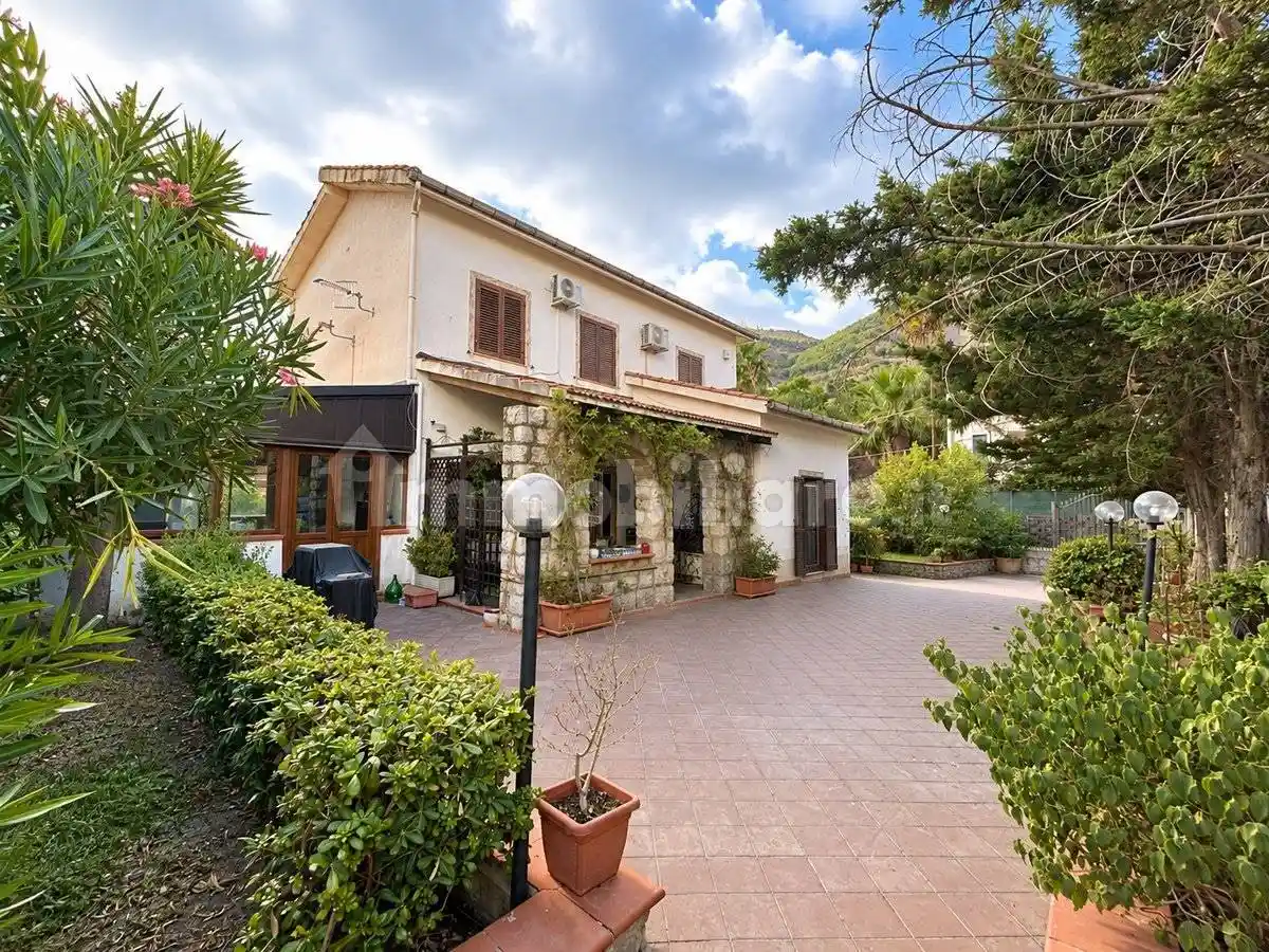 Villa in vendita a Monreale