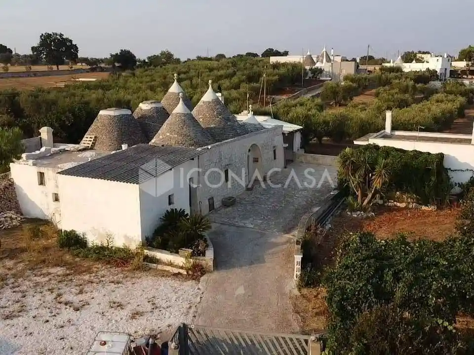 Rustico - Casale in vendita a Locorotondo