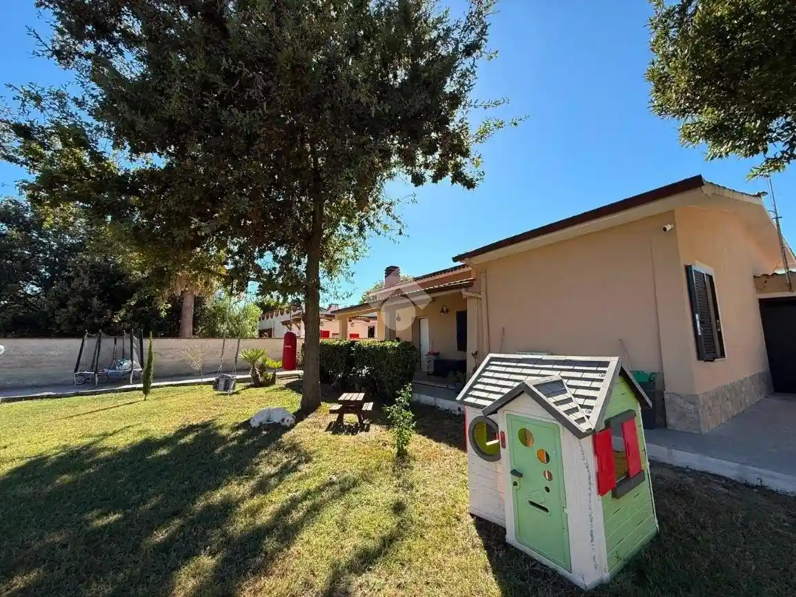 Villa in vendita a Aprilia