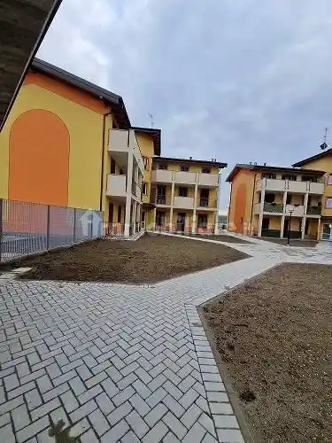 Appartamento in affitto a Vellezzo Bellini