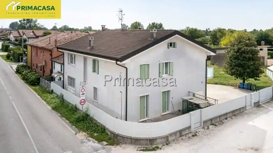 Casa indipendente in vendita a Veronella