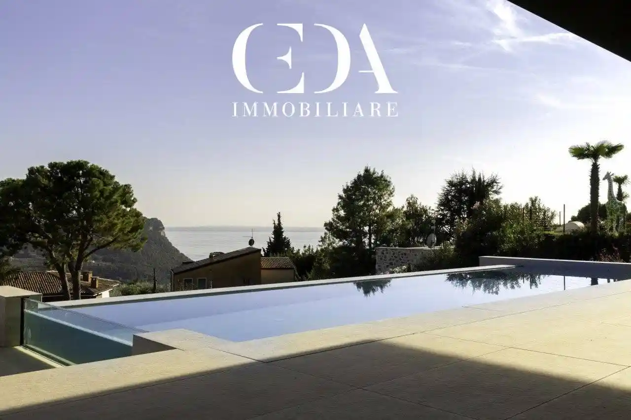 Villa in vendita a Costermano sul Garda