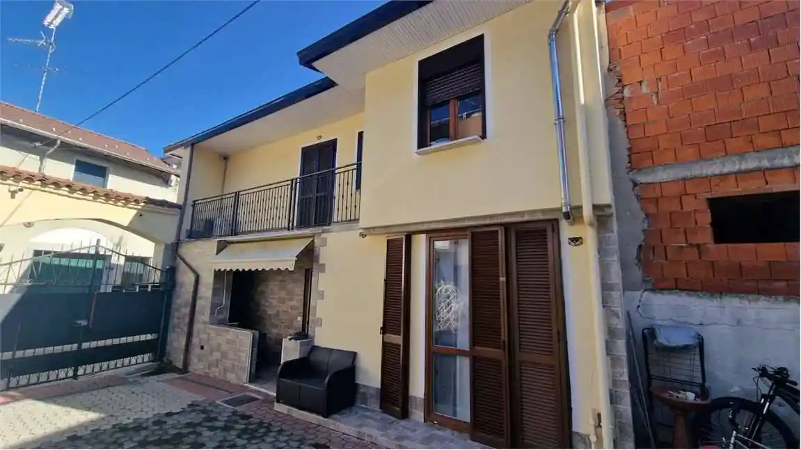 Casa indipendente in vendita a Suno
