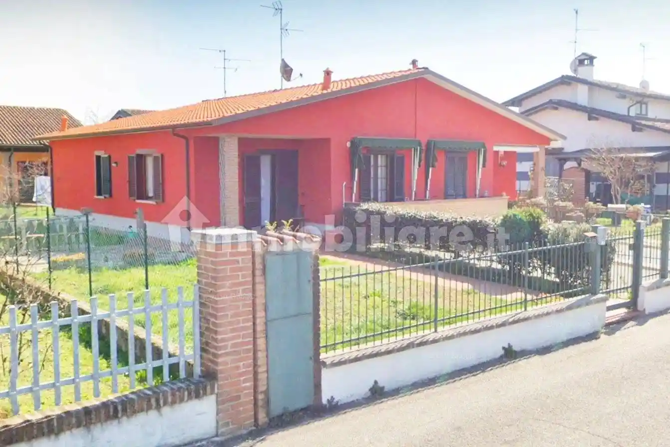 Villa in vendita a Pandino