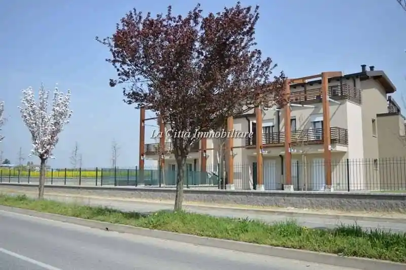 Appartamento in affitto a Novara