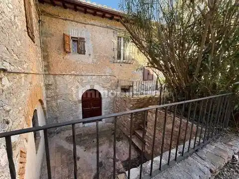 Rustico - Casale in vendita a Spoleto