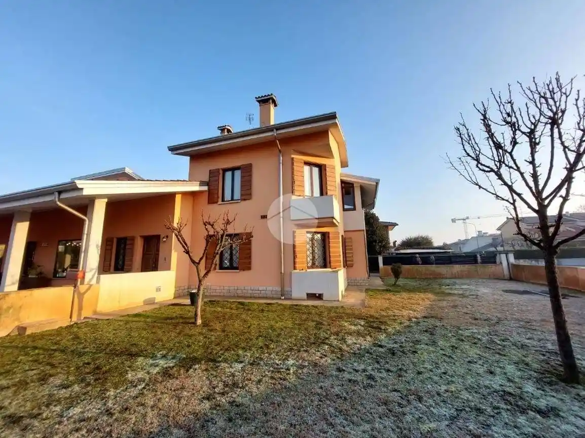 Villa in vendita a San Giorgio Bigarello