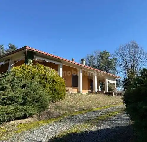 Villa in vendita a Francavilla Bisio