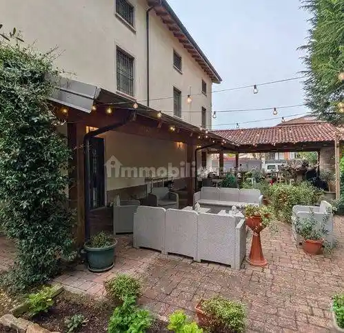 Villa in vendita a Pasturana