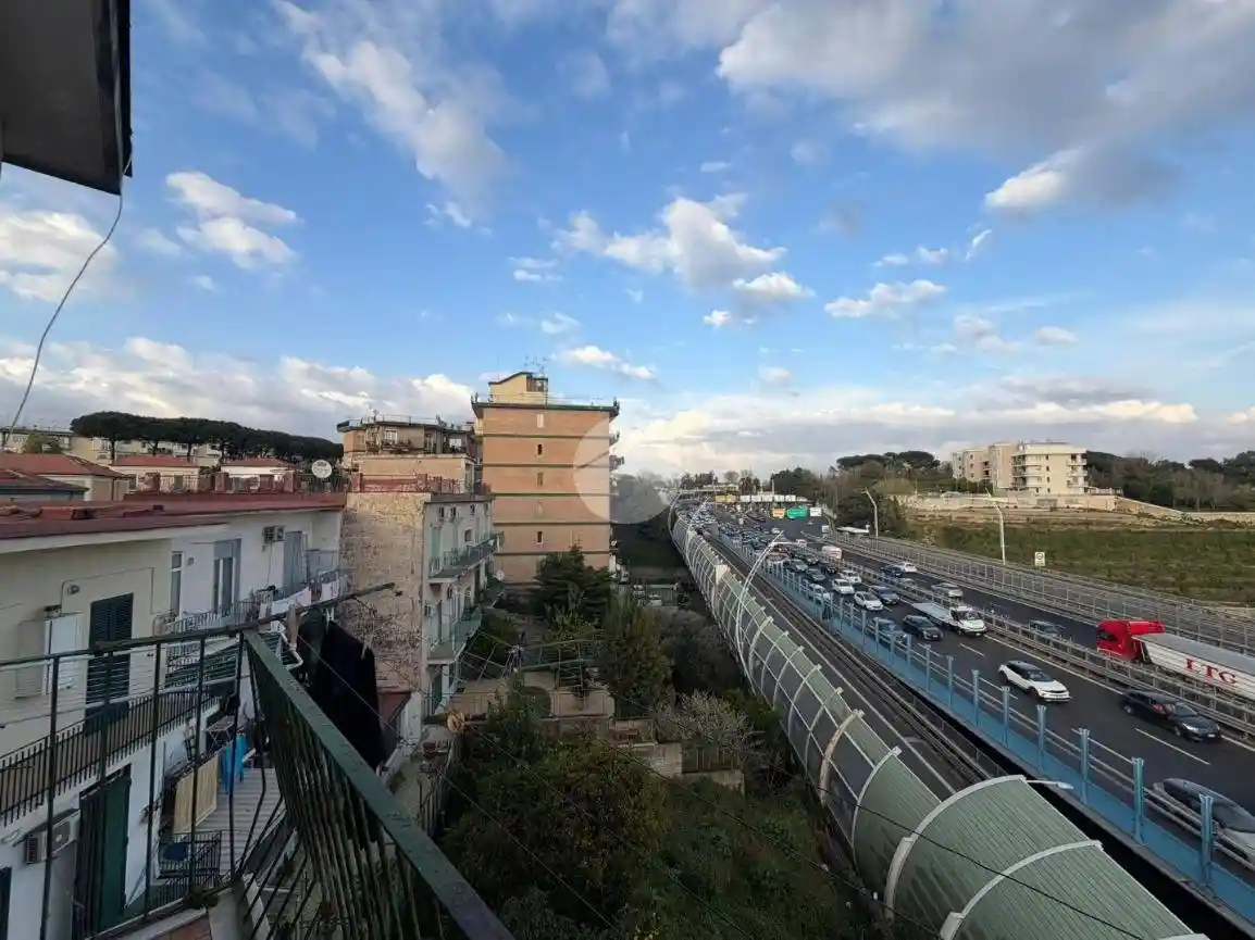 Appartamento in vendita a Napoli