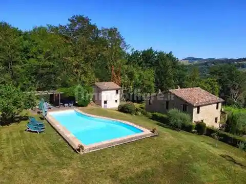 Rustico - Casale in vendita a Gualdo