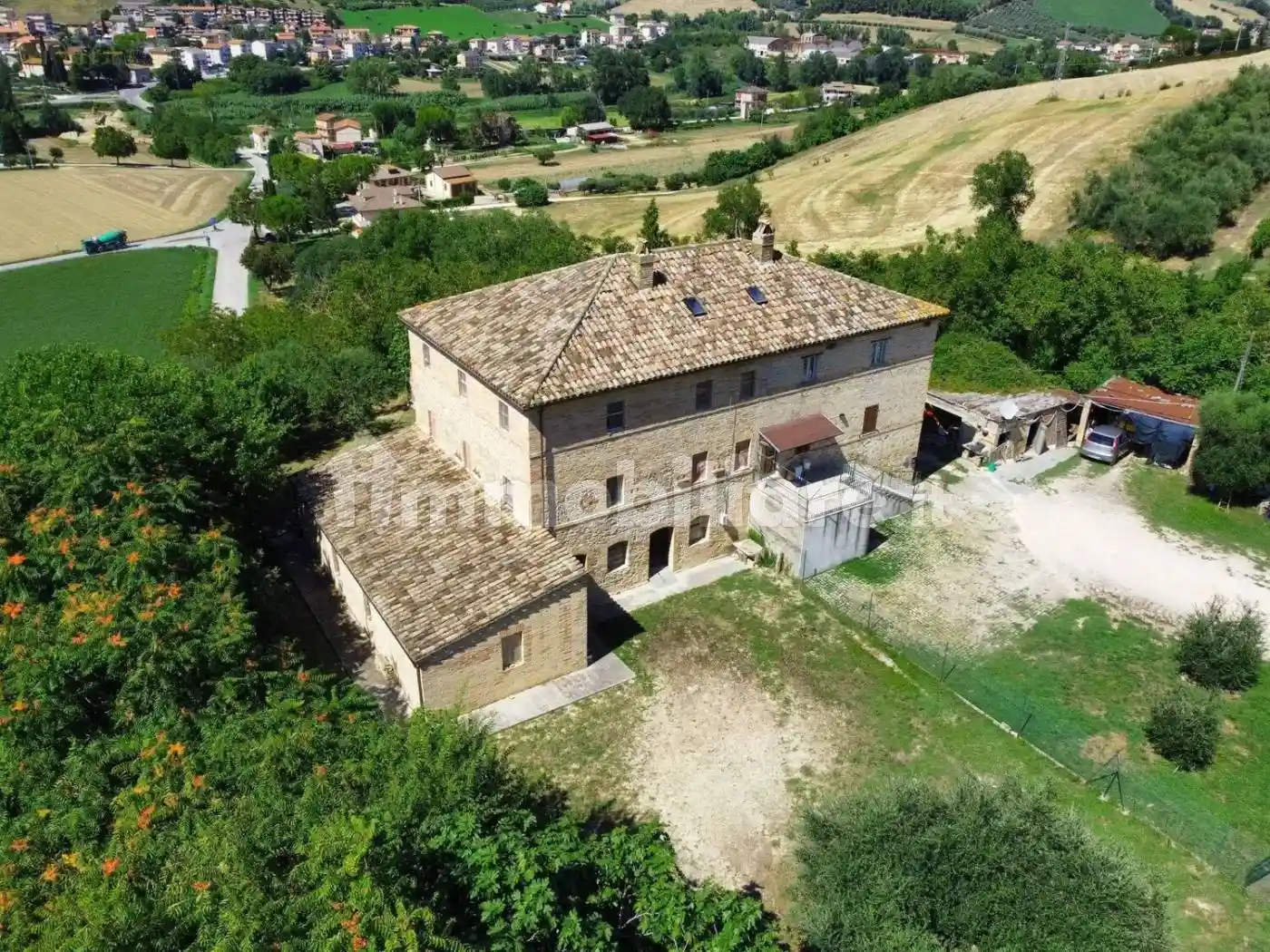 Rustico - Casale in vendita a Fermo