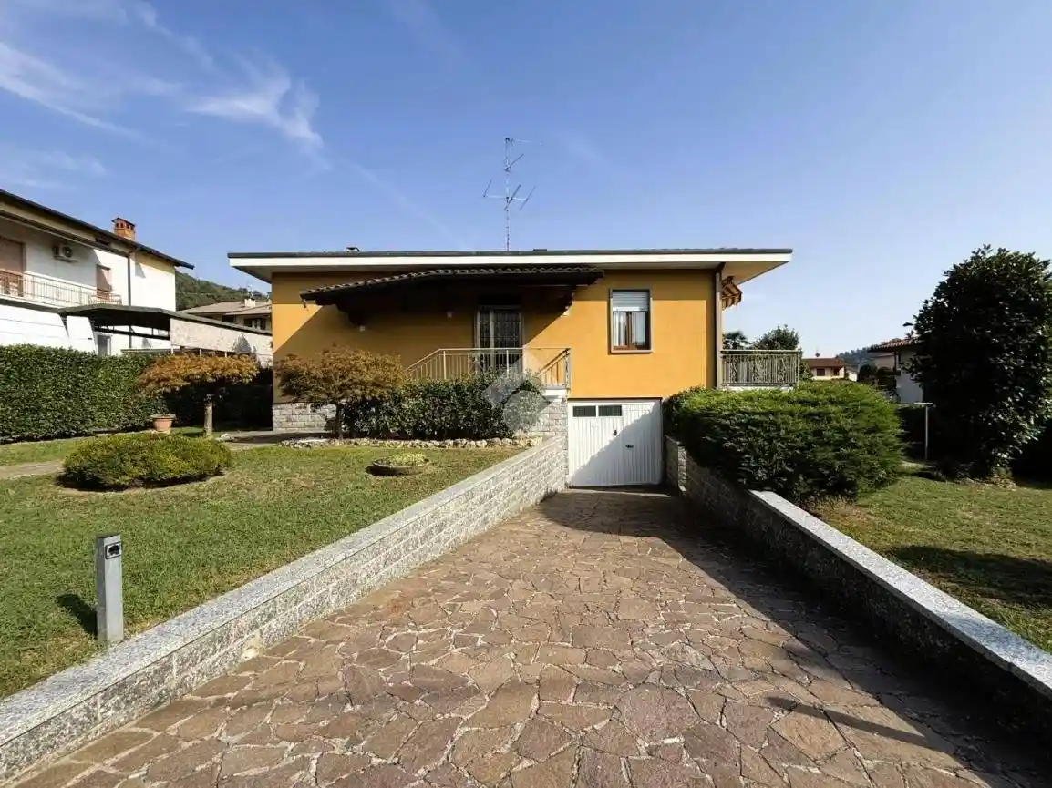 Villa in vendita a Albano Sant'Alessandro