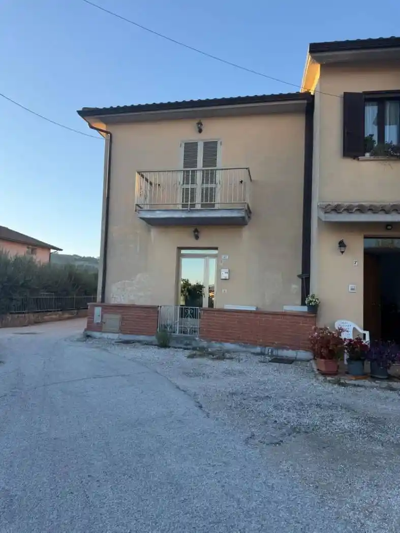 Casa indipendente in affitto a Gualdo Tadino