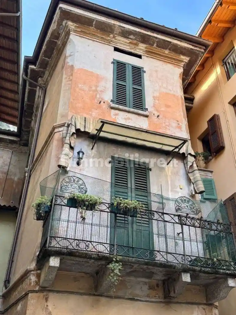 Appartamento in affitto a Porlezza