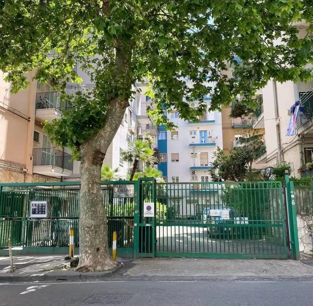 Appartamento in vendita a Napoli