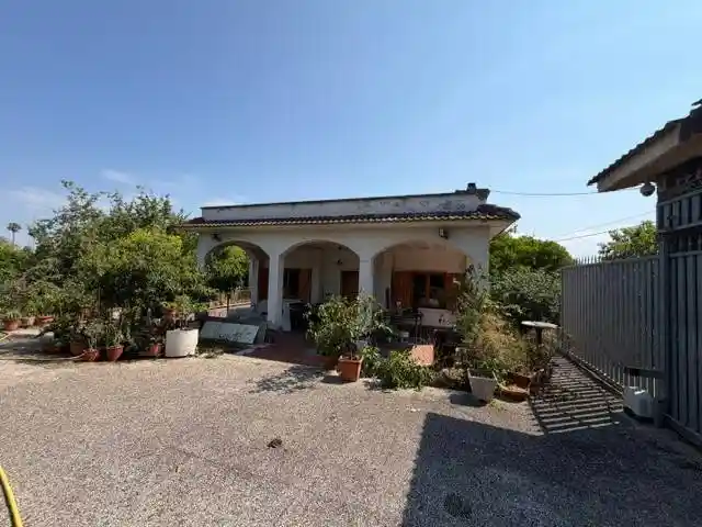 Villa in vendita a Aprilia
