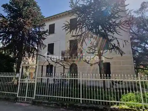 Villa in vendita a Basaluzzo