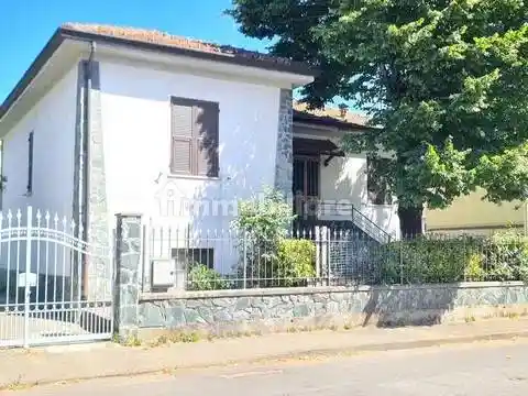Villa in vendita a Novi Ligure