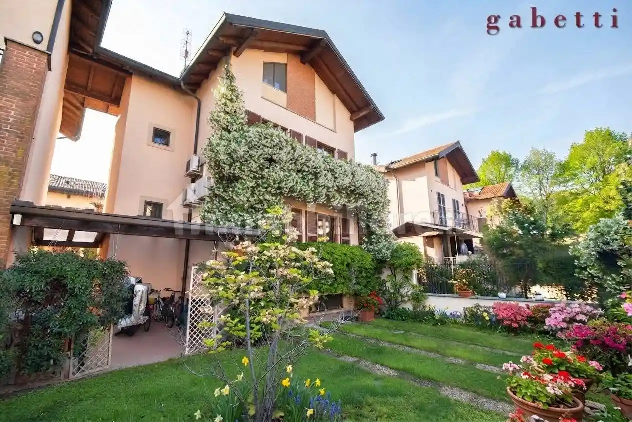 Villa in vendita a Corbetta