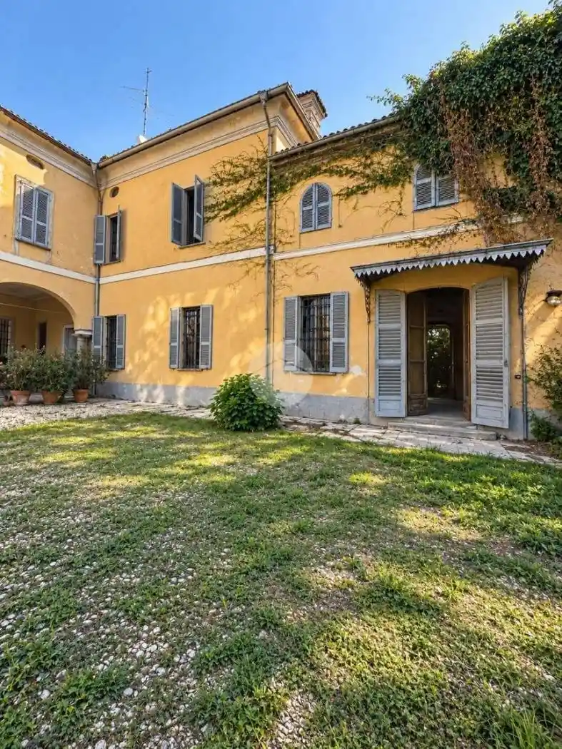 Casa indipendente in vendita a Pianengo