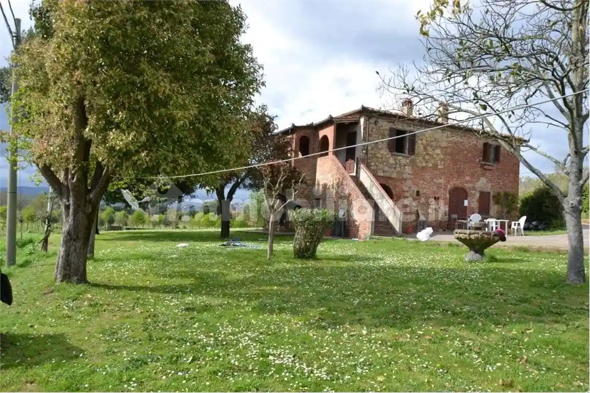 Rustico - Casale in vendita a Lucignano