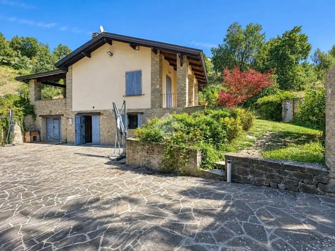 Villa in vendita a Casina