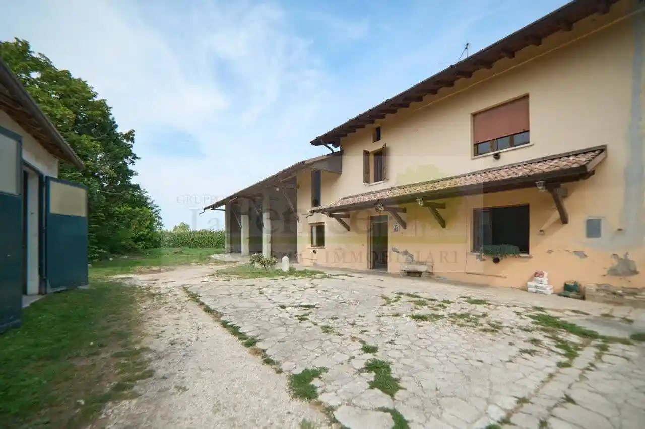 Rustico - Casale in vendita a Castel Goffredo