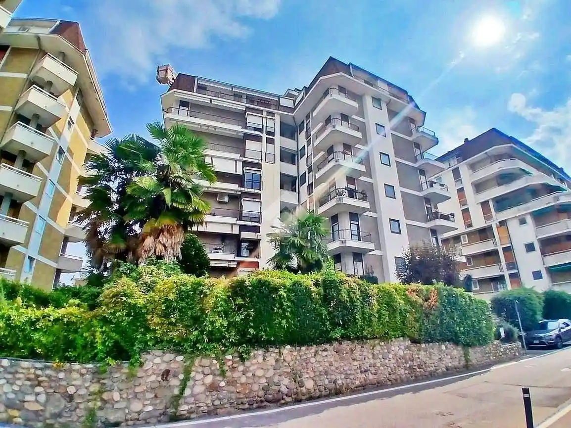 Appartamento in vendita a Sesto Calende