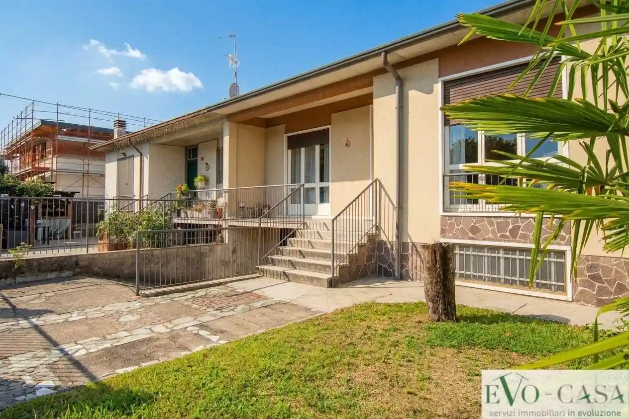 Villa in vendita a Magnago