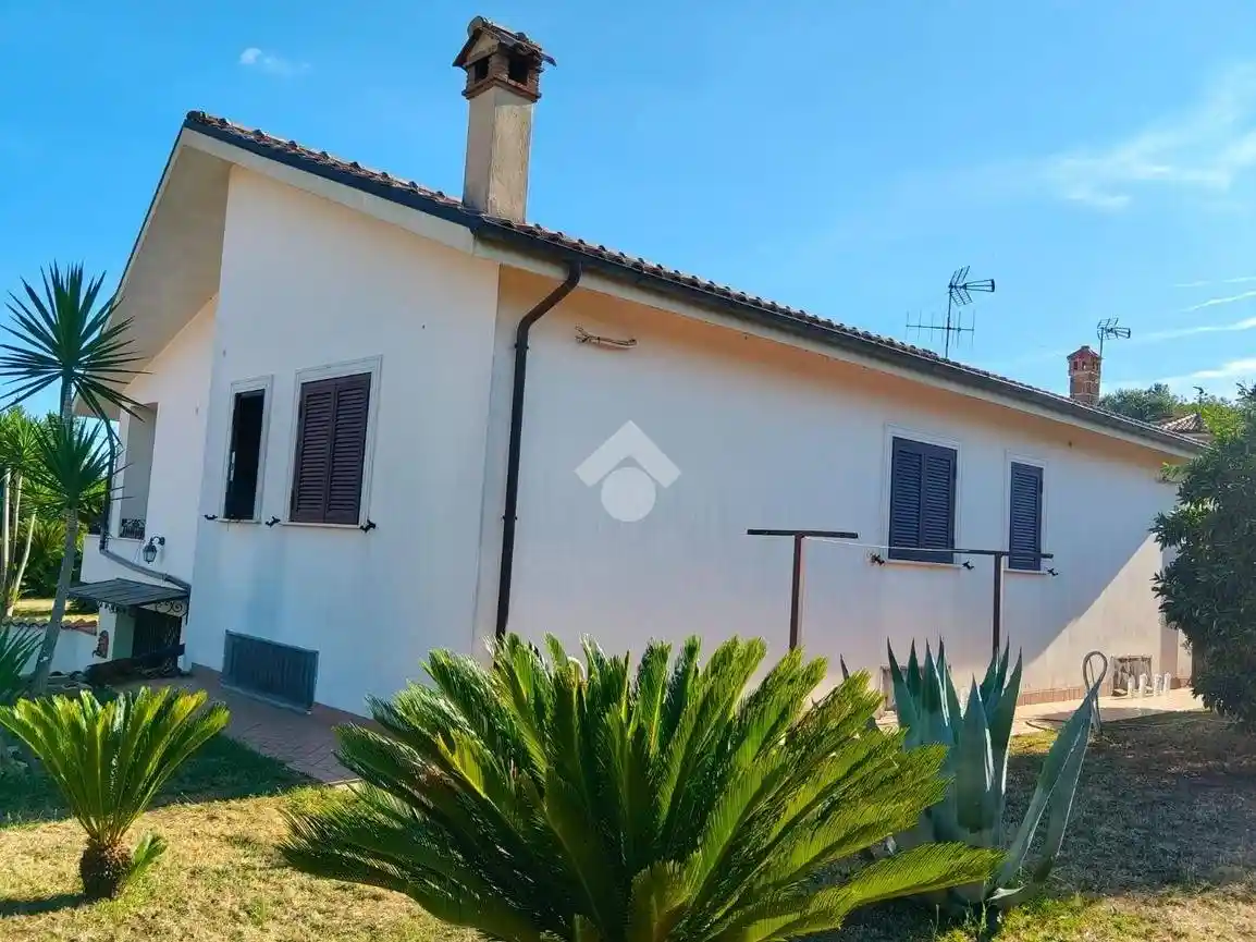 Villa in vendita a Lariano