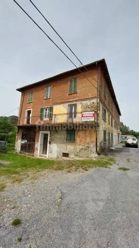 Casa indipendente in vendita a Piana Crixia