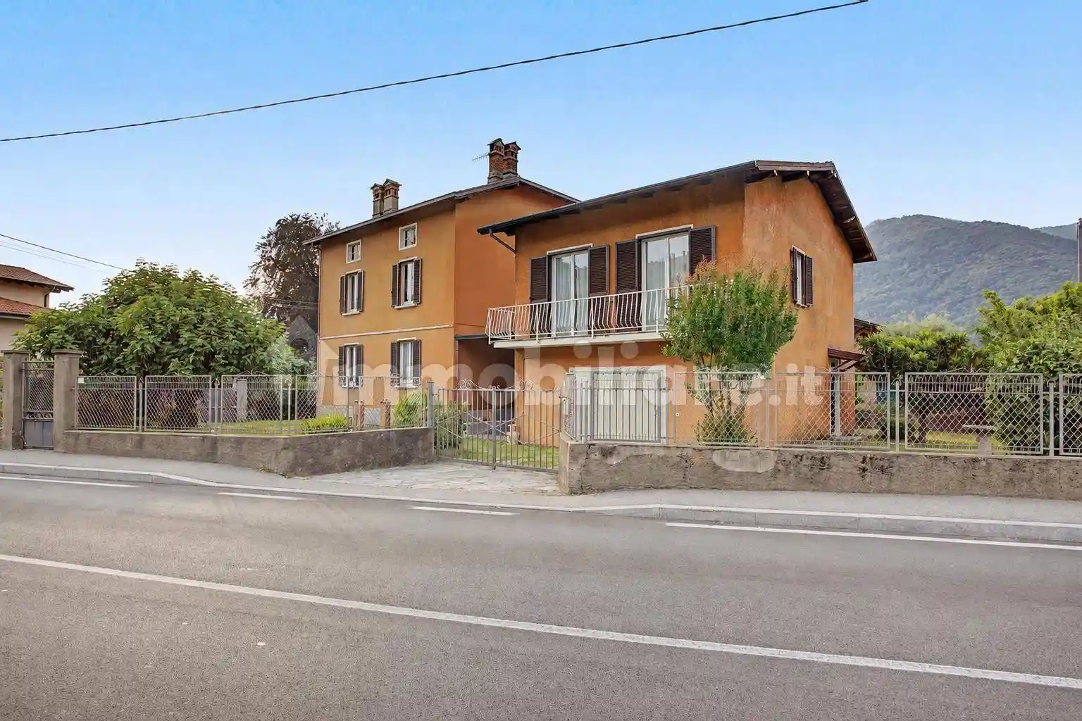 Villa in vendita a Cuvio