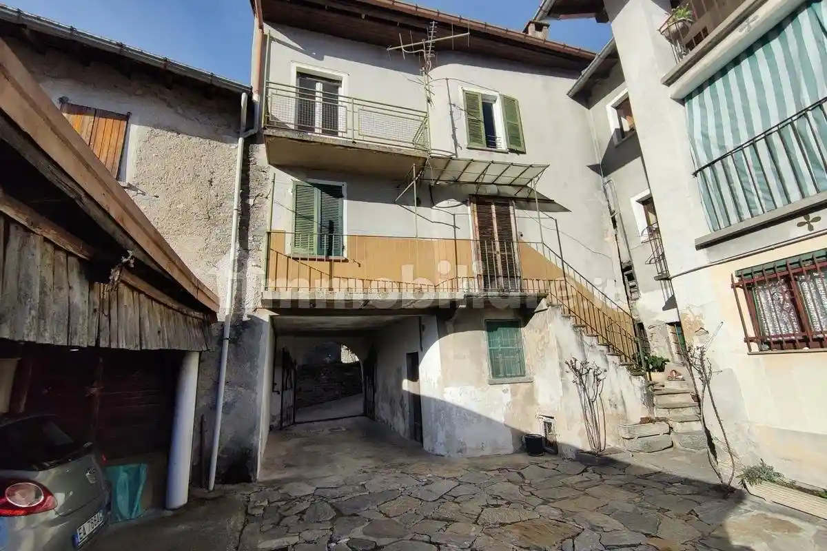 Appartamento in vendita a Duno
