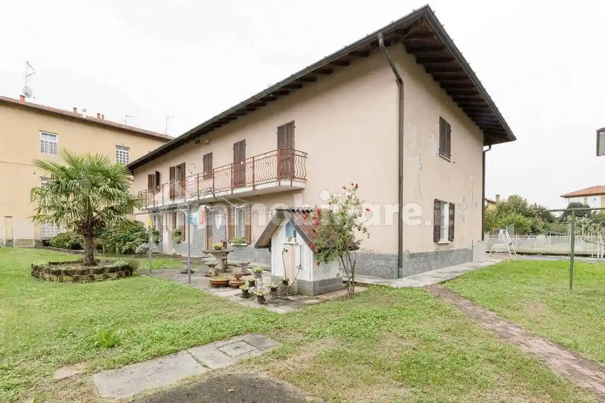 Villa in vendita a Cocquio-Trevisago