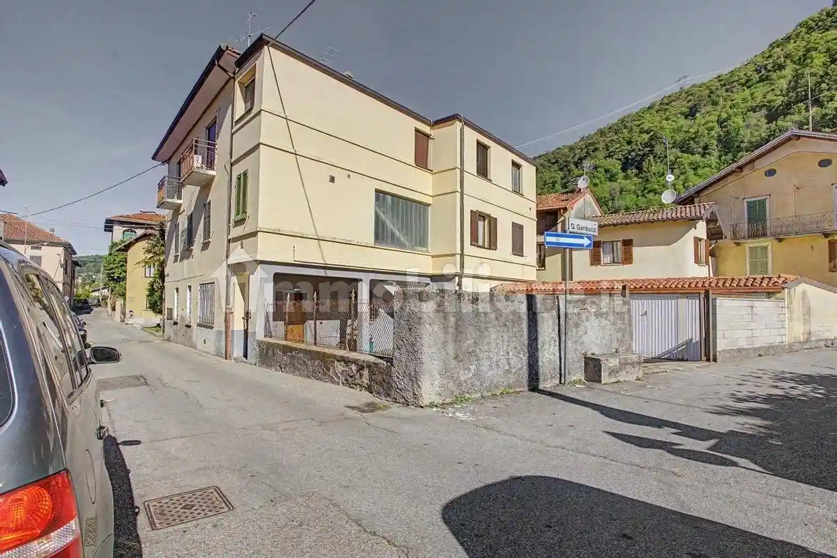 Appartamento in vendita a Cuveglio