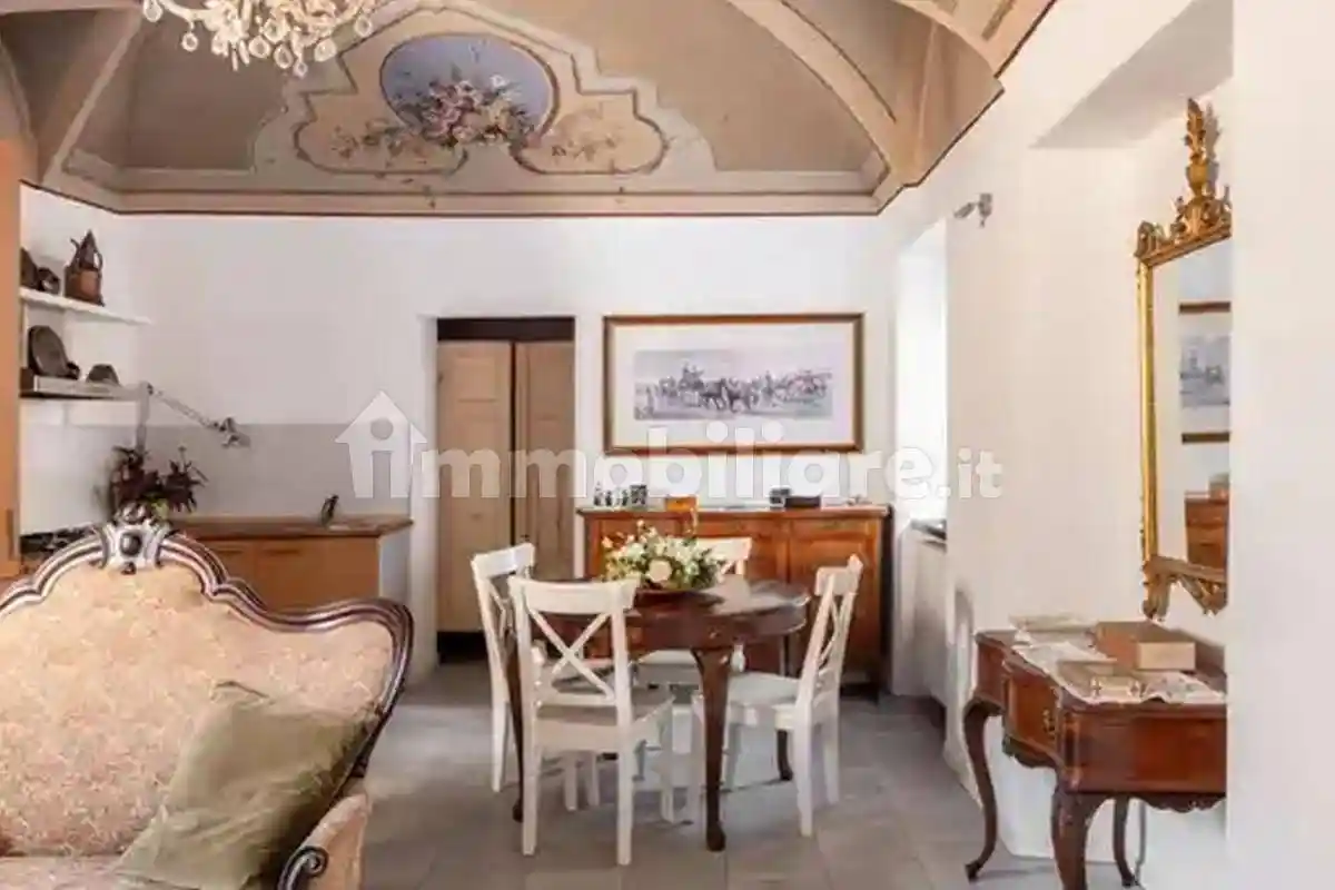 Appartamento in vendita a Casalzuigno