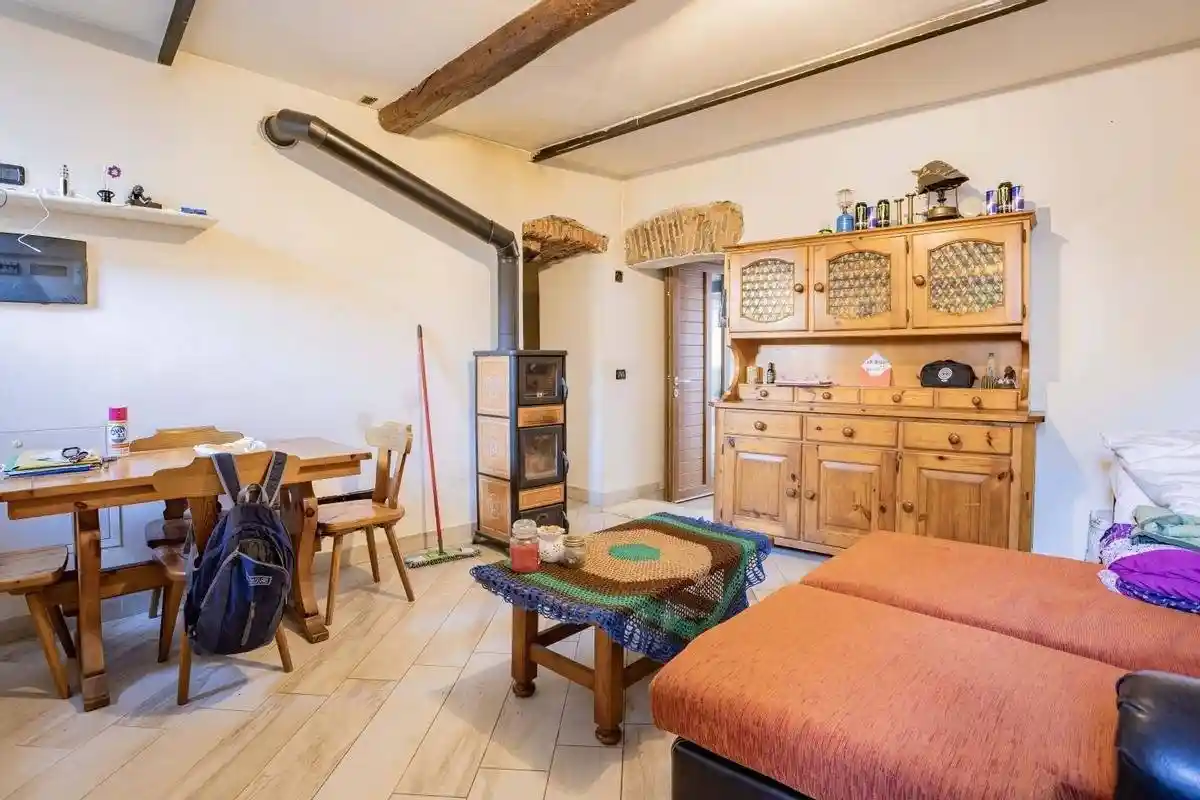Casa indipendente in vendita a Cuvio