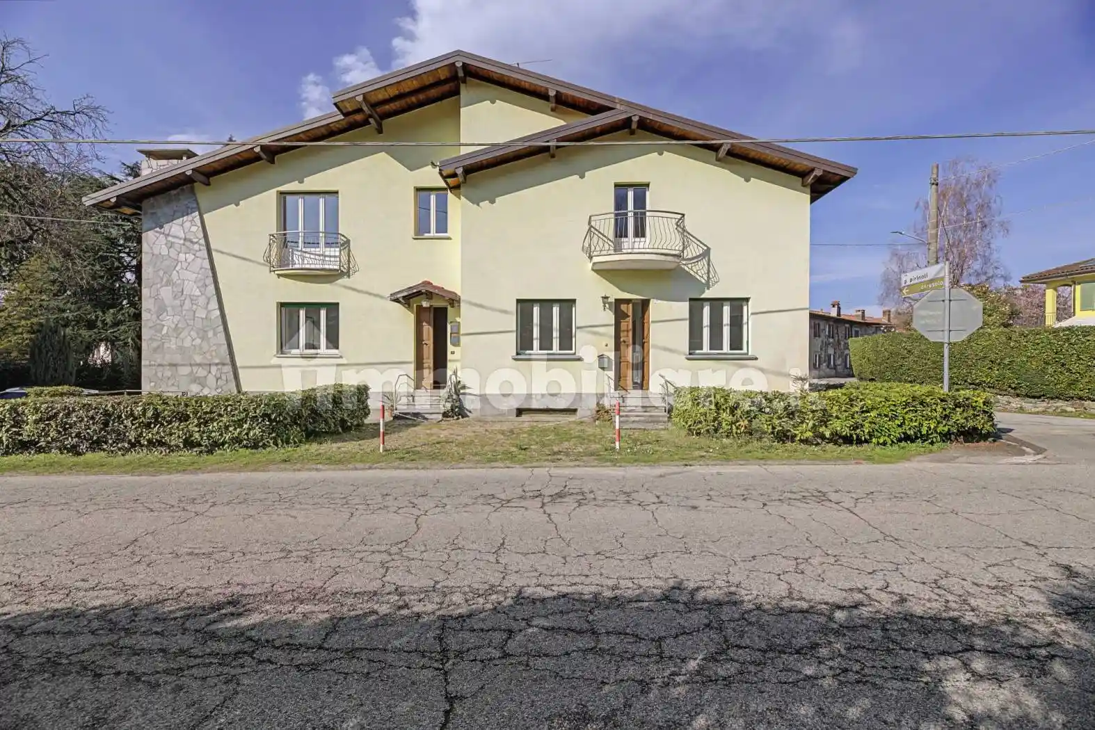 Villa in vendita a Laveno-Mombello