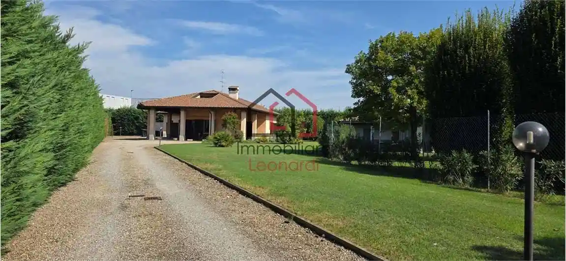 Villa in vendita a Rubiera