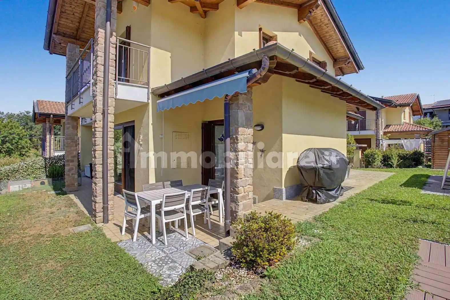 Villa in vendita a Cocquio-Trevisago