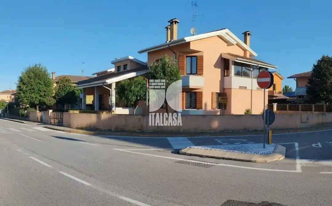 Villa in vendita a San Giorgio Bigarello