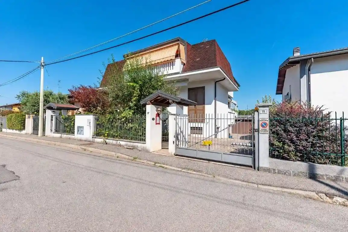 Villa in vendita a Rescaldina