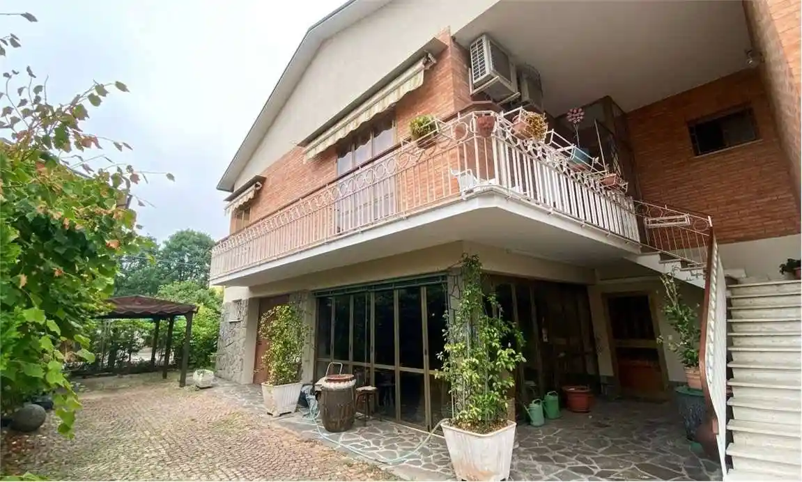 Casa indipendente in vendita a Modena
