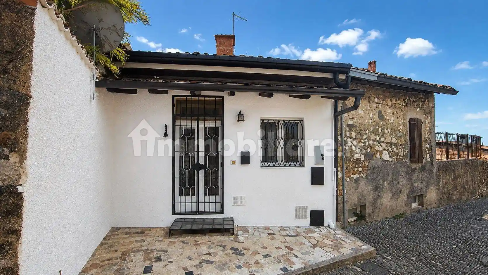 Casa indipendente in vendita a Lonato del Garda