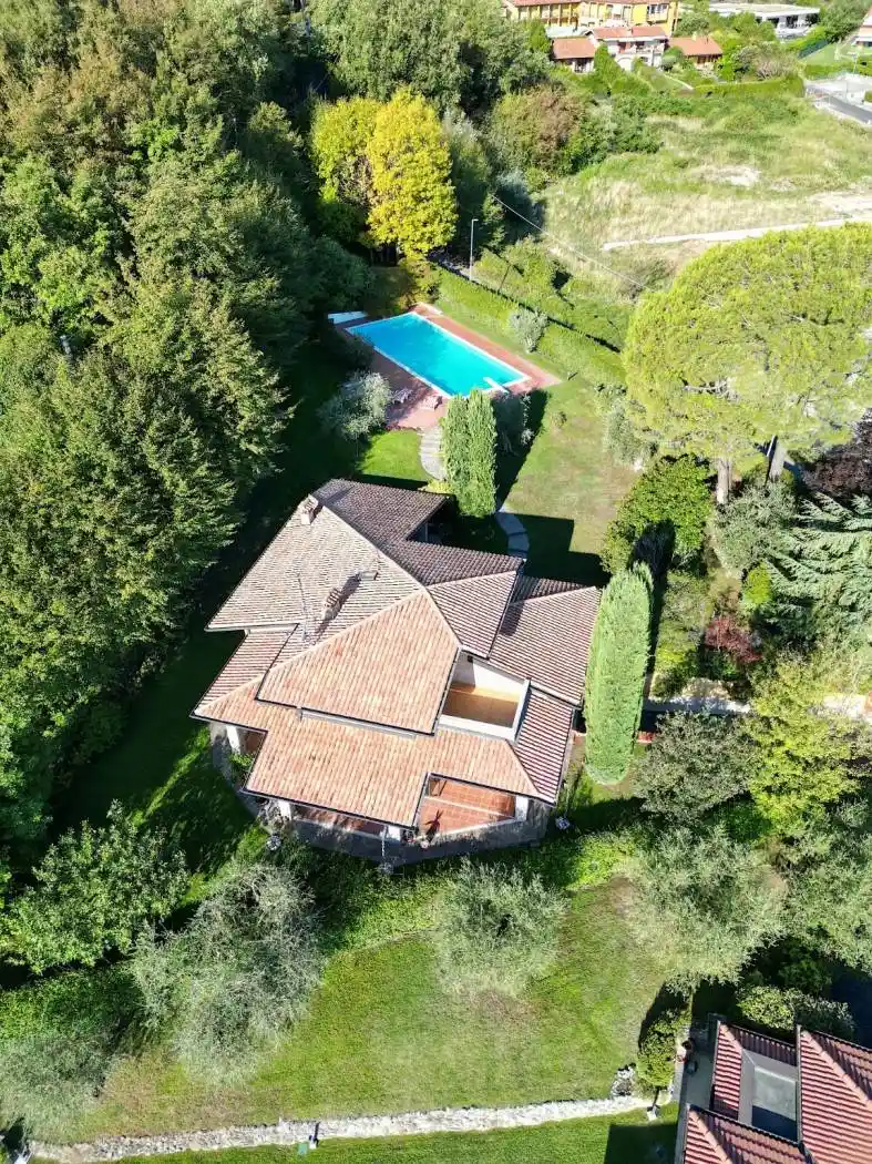 Villa in vendita a Soiano del Lago